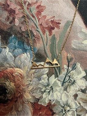Gold Mountain Outline Pendant Necklace - Women Jewelry